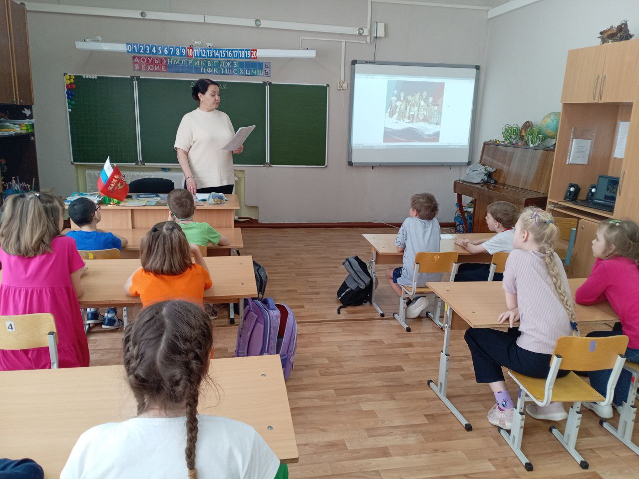 Библиотечные часы в начальных классах.